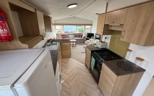 Cozy Coastal Caravan in Eyemouth