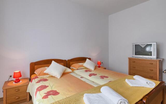 Apartman D&D, Dvorine 63