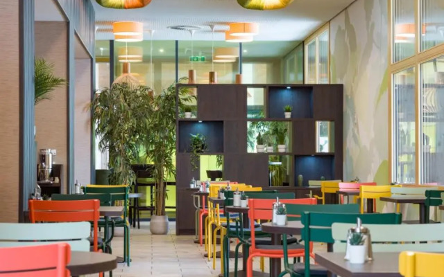 4 Rest Hotel