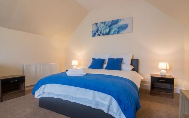 2 bedroom serviced & equipped house
