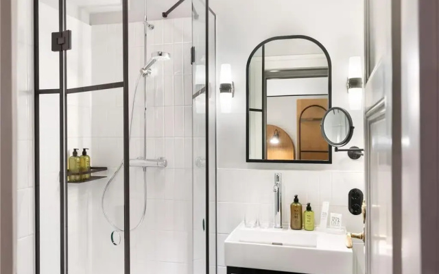 Astoria Vienna, Curio Collection by Hilton