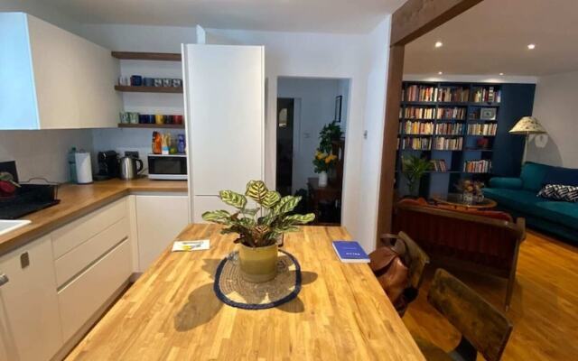 Modern 1BD Farmhouse-style Flat - Dalston!