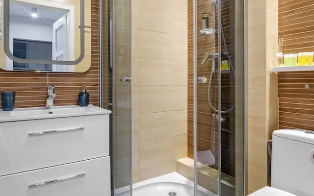 Krucza Central Warsaw Apartment