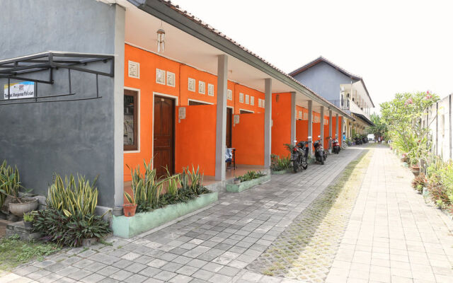 RedDoorz @ Mahendradatta 2