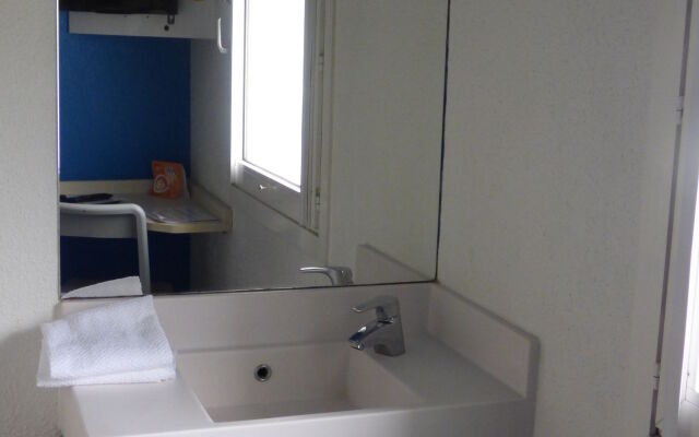 hotelF1 Salon de Provence