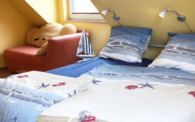 Moderne Ferienwohnung für 4 Personen mit Balkon