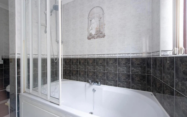 BookedUK - Bungalow House in Roydon