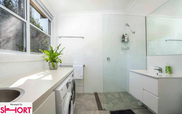 Paddington Villa 1 - Free Wi-fi, Netflix