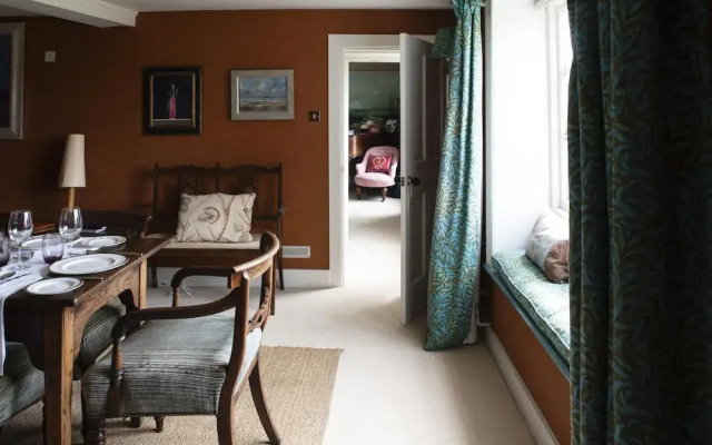 Fabulous Farmhouse in Hampshire