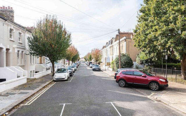 Stylish Fulham Home close to the River Thames