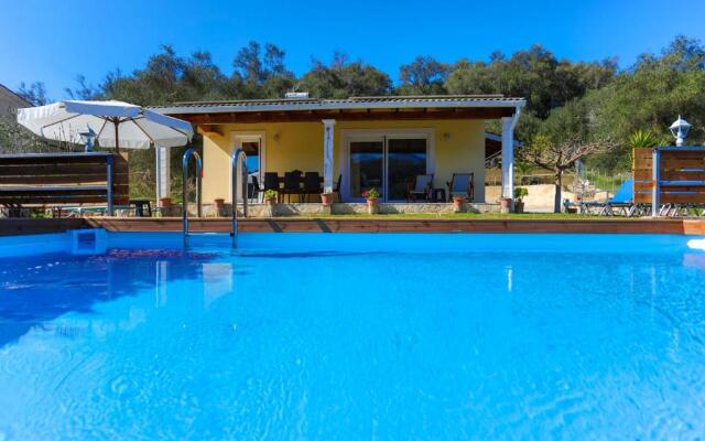 Green Family Villa in Agios Ioannis