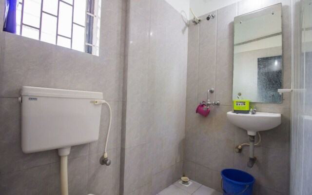 OYO 13203 Home Bright Studio Near Morjim Beach
