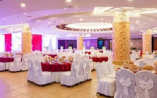 Changchun Celebrity Hotel