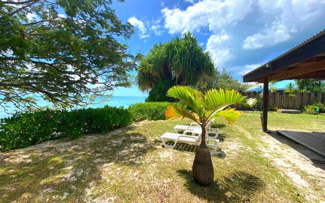 MOOREA - Fare Tiki Beach