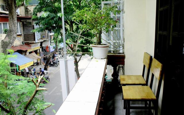 Le Petit Hanoi Hotel