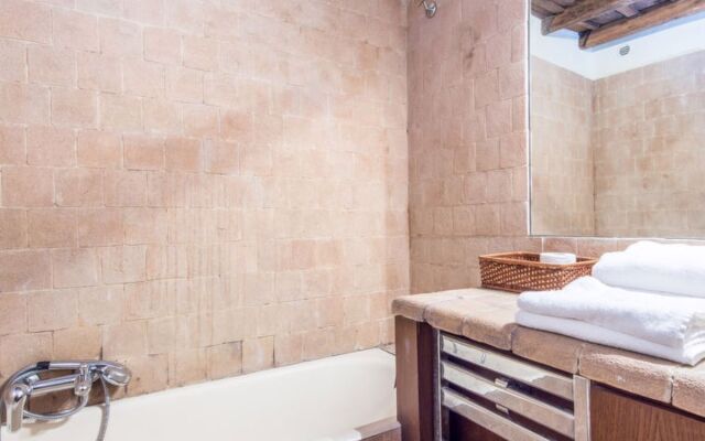 Elegant Campo dei Fiori