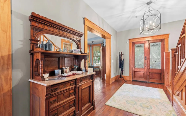 The Laurel Oak Inn Bed and Breakfast