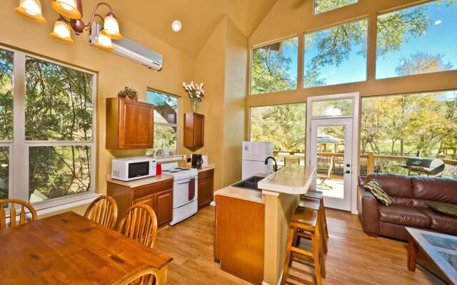 River Rd. Treehouses- Mockingbird Lodge