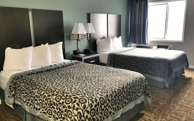 BridgePointe Inn & Suites