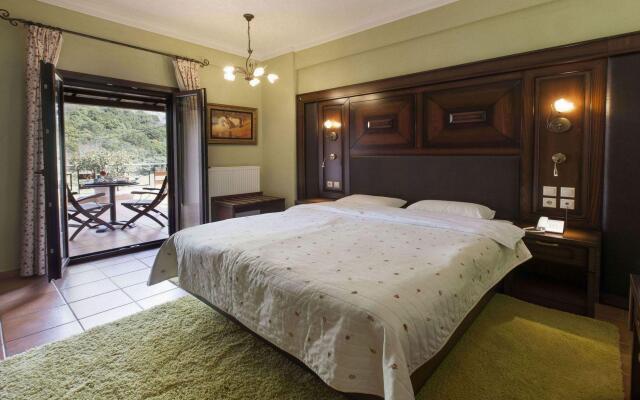 Dellas Boutique Hotel