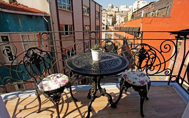 The White Swan Suites Beyoglu