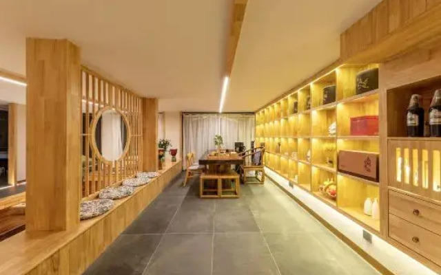 Qianhuan·evelyn·Wangshan Light Luxury Pool Homestay (Libo Xiaoqikong East Gate)