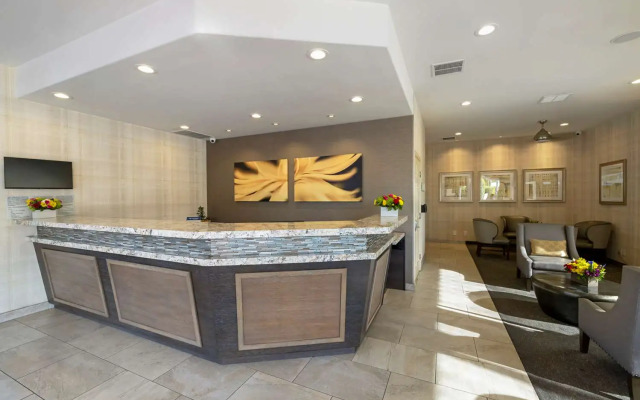 Best Western Plus Carriage Inn