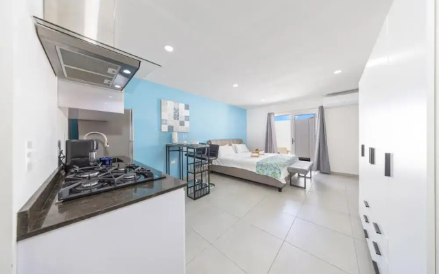 Amazing Studio w Pool Patio Close 2 Palmbeach
