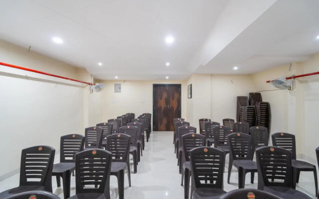 OYO 11602 Ville Parle