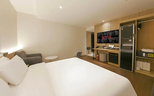 Gimhae Samgye the Van Hotel