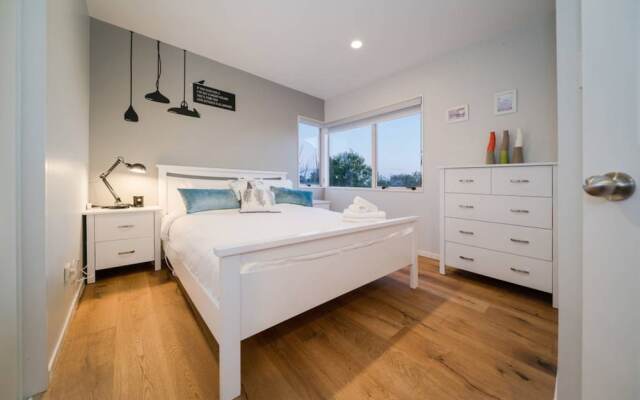 Windsor Park Spacious & Modern 3 bedrooms House