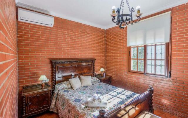 Casa Barrera El Gastor by Ruralidays