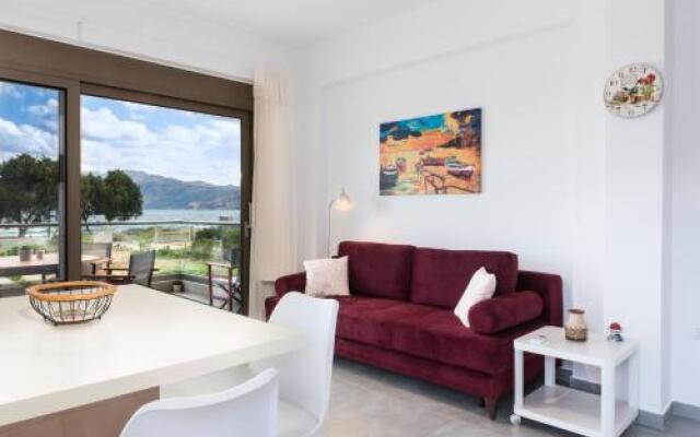 Niovi Seaside Suites