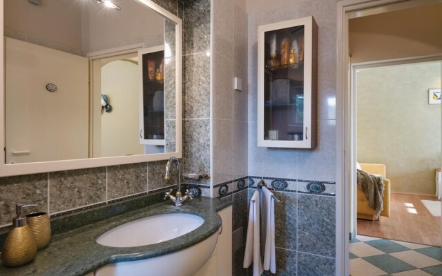 Amazing Home in Ravni with Hot Tub, WiFi & 1 Bedrooms