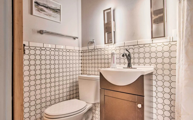Updated Helena Condo - Walk to Downtown Spots