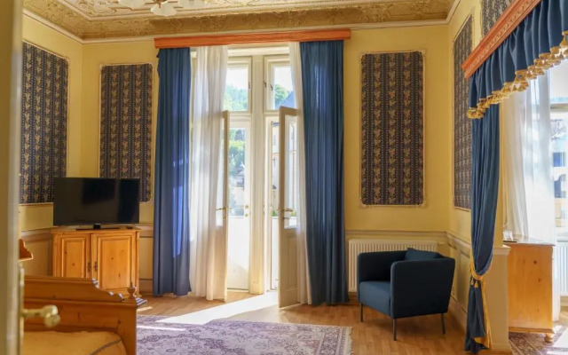 Hotel Heluan