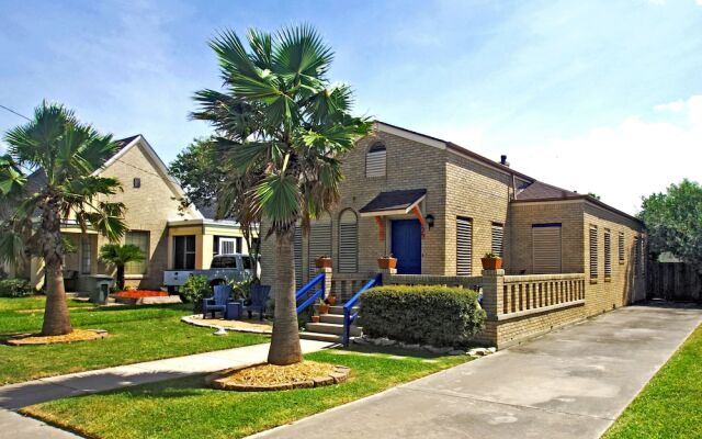 Endless Summer 3 Br home by RedAwning