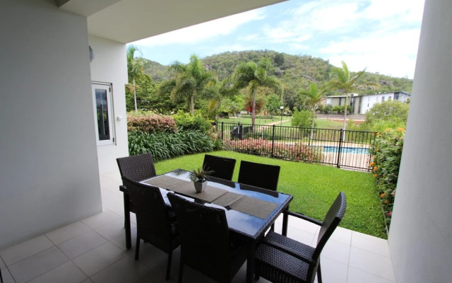 Beachside Apartment 5