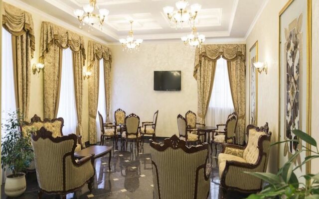 Metropol Hotel