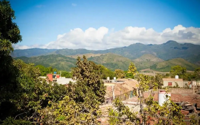 Sombrilla ft Mansion Cantero - Adults Only