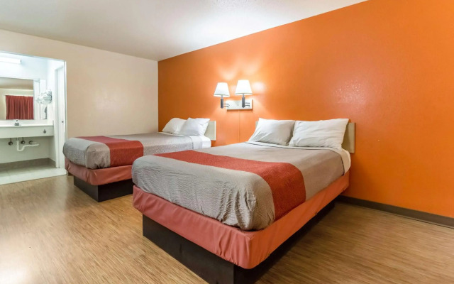 Motel 6 Raleigh, NC - Cary