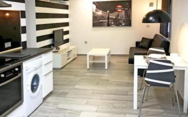 Conil Red-Black Apartment