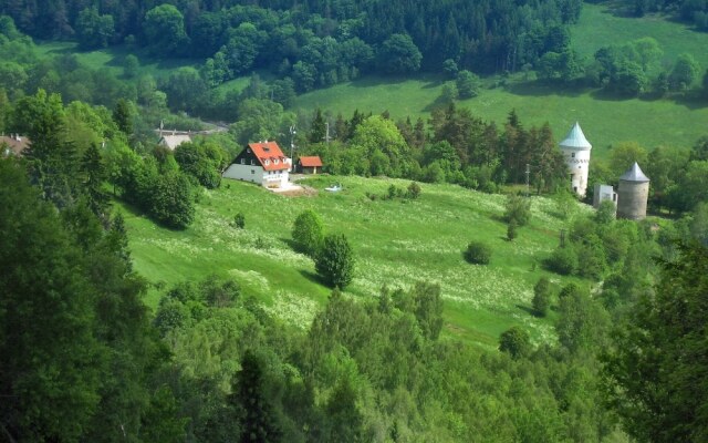 Peaceful Villa in the Hills of Jachymov Near Spas