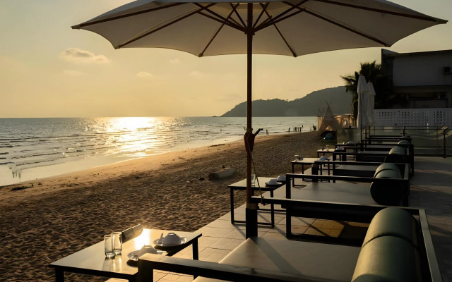 Rattana Pura Beach Resort