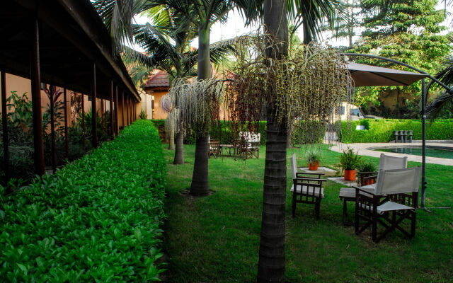 Ahadi Lodge