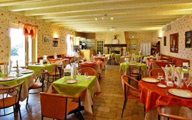 Hotel A Jayac - Logis Hotels