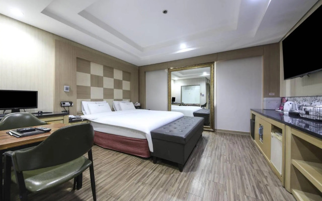 Busan Songdo Q Five Hotel