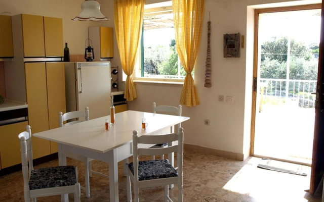 Apartment Jak - 10m from the sea: A Sevid, Riviera Trogir