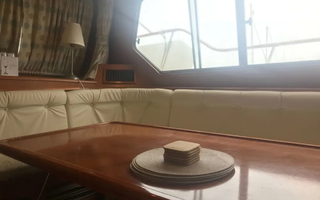 Motor Yacht Calypso