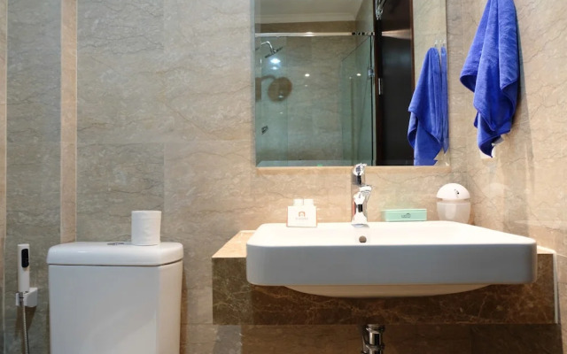 Best Price Studio Menteng Park Apartment